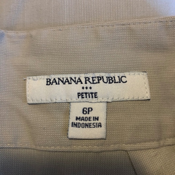 Banana Republic Khaki Mini Skirt - 6P - Picture 3 of 5